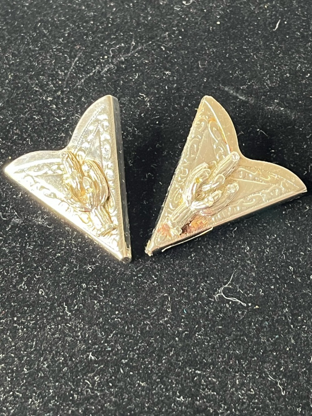 Gold-Tone Vintage Triangle cactus Collar clips